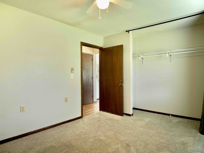 Building Photo - 302 Franke St