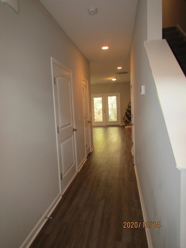 Building Photo - 172 Buchanan Cir