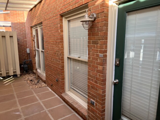 Foto del edificio - 4103 Ashford Green Dr