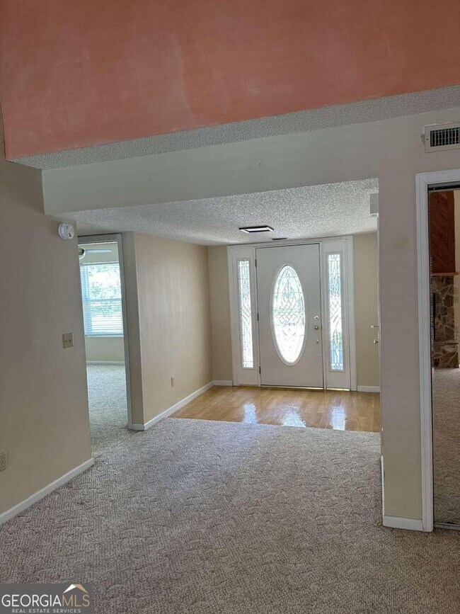 Building Photo - 802 Devon Dr