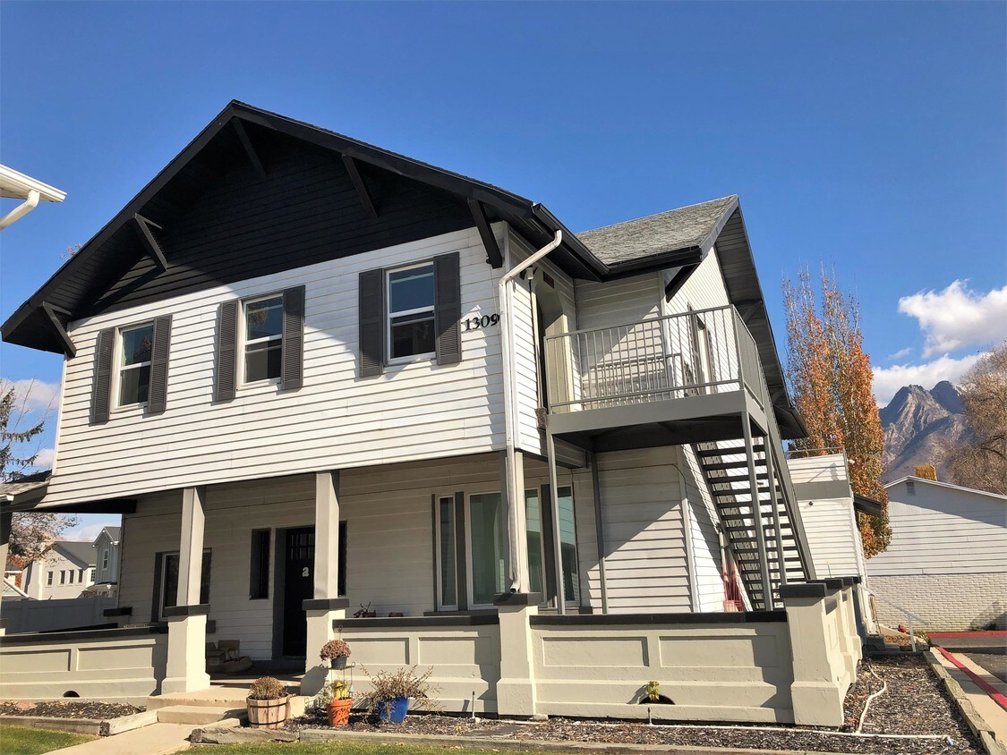Foto principal - 1309 Hidden Creek Ct