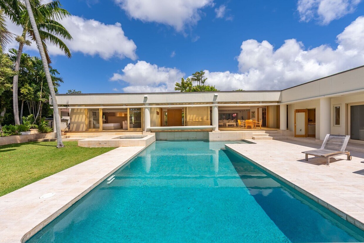 Foto principal - 1077 Waiholo St