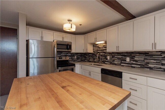 Foto del edificio - 1133 W 9th St