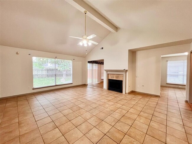 Building Photo - 1405 Manor Dr