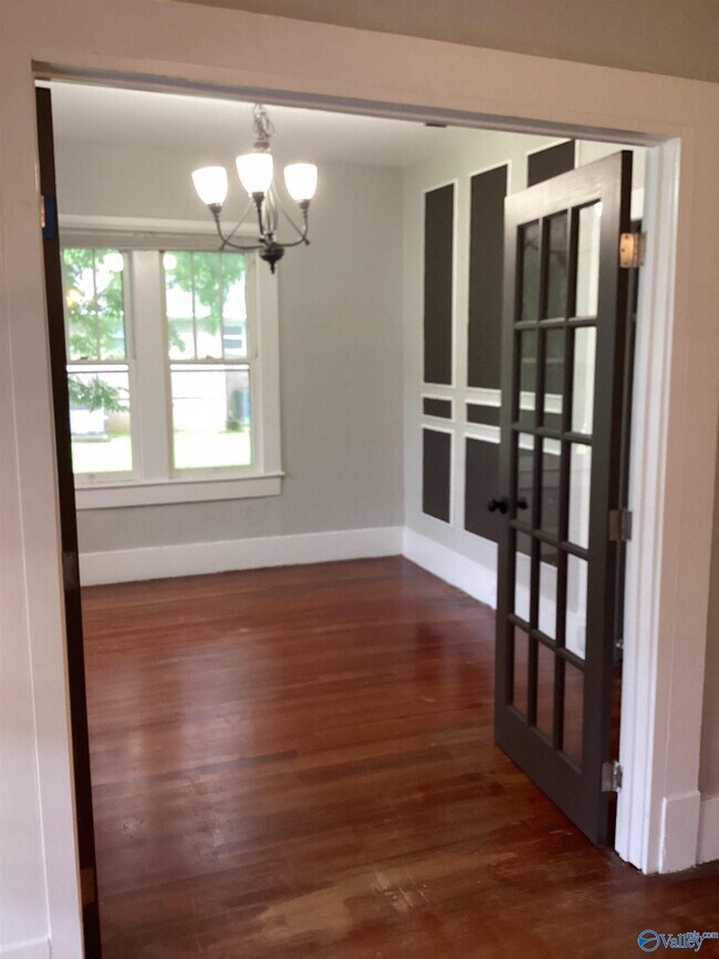 Foto del edificio - 2404 Whitesburg Dr