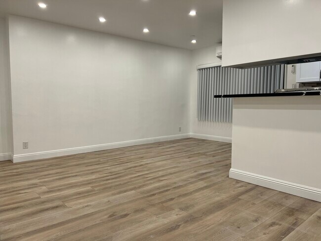 Foto del edificio - 1613 Barry Ave