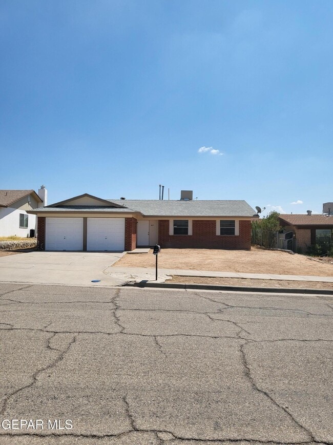 Building Photo - 3012 Roy Pace Dr