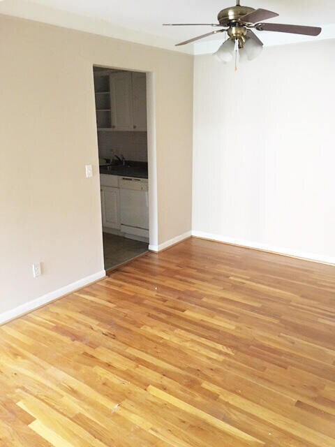 Building Photo - 1225 Island Dr