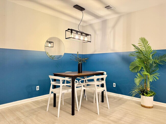 Foto del edificio - 1267 Sweet Pine Dr