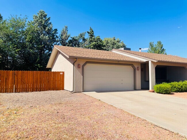 Foto del edificio - Single family home in the Village of Oak Creek