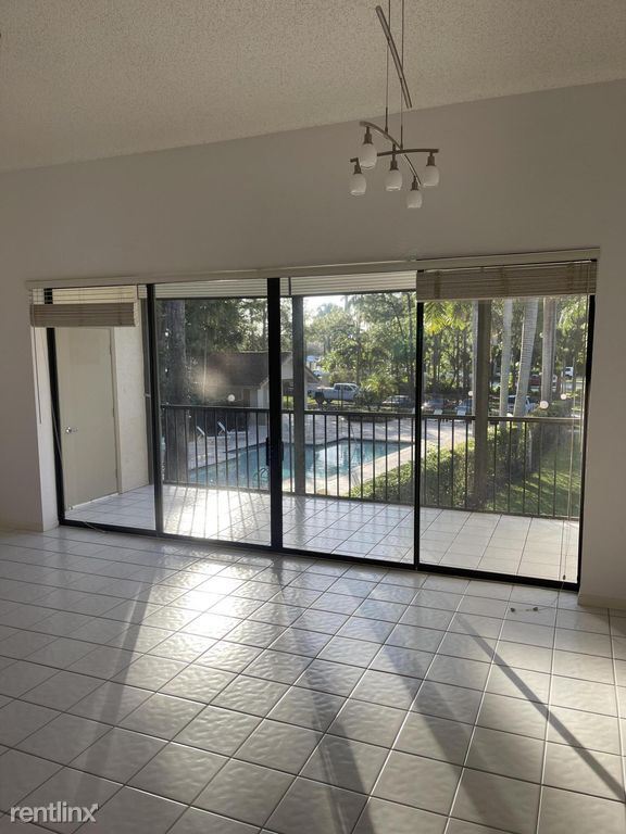 Foto del edificio - 2 br, 2 bath House - 5790 Coach House Cir ...