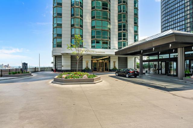 Building Photo - 2 bedroom in Chicago IL 60601