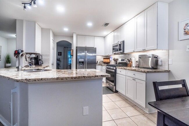 Foto del edificio - 7215 Wimberly Oaks Ln