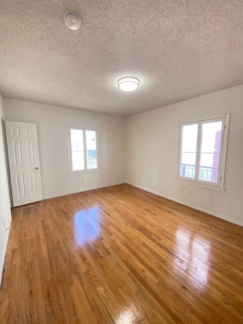 Back bedroom - 2611 S Cloverdale Ave