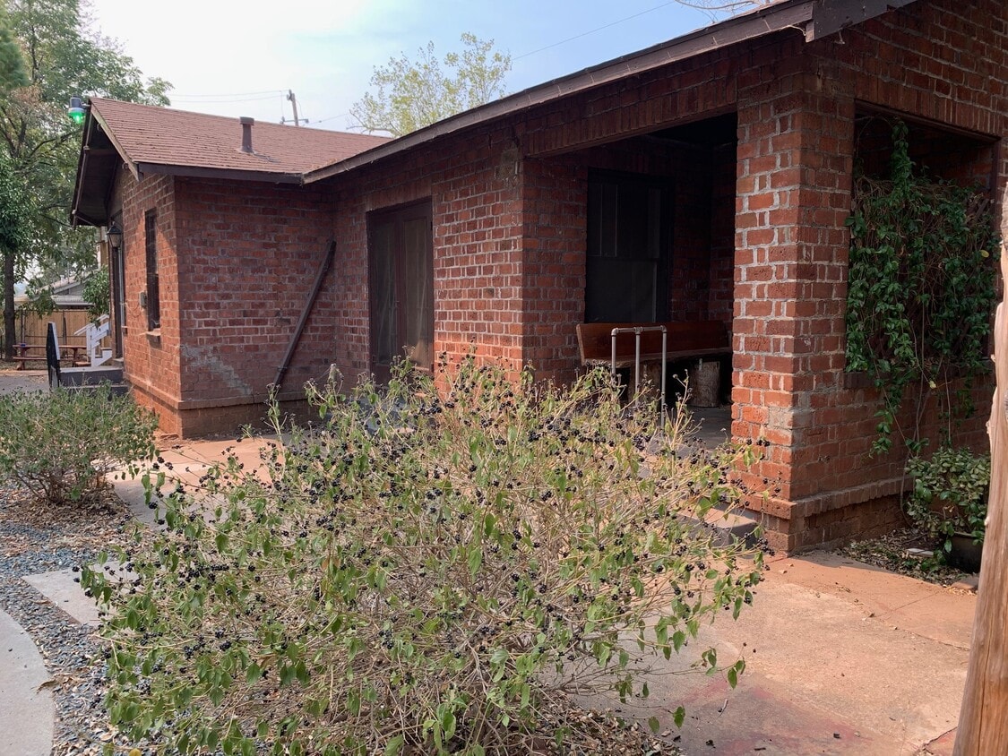 2083 Elgin St, Oroville, CA 95966 House Rental in Oroville, CA