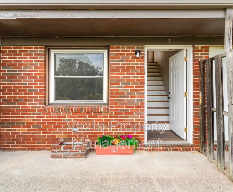 Primary Photo - 26 Reid St