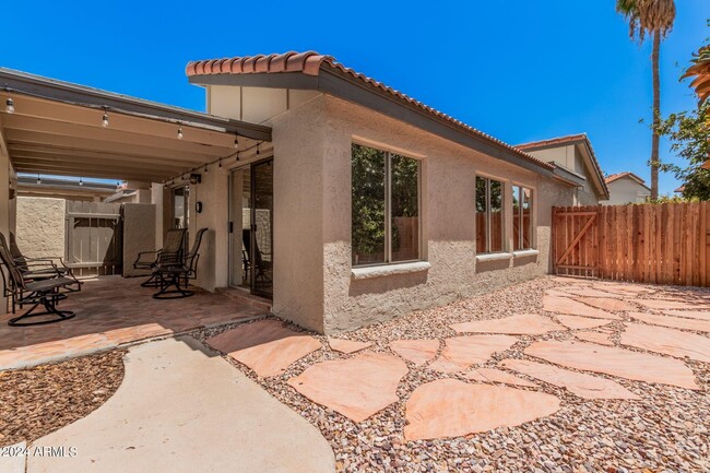 Foto del edificio - 15229 N 25th Dr