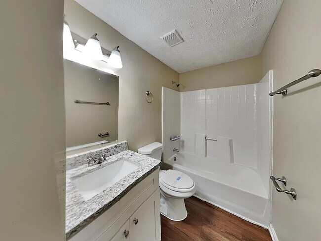 Foto del edificio - 605 Tower Rd