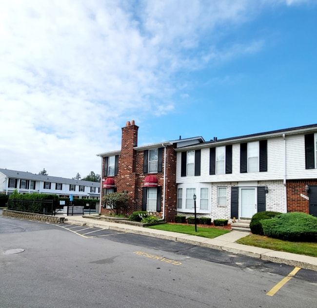 Building Photo - 21771 Hidden Rivers Dr N