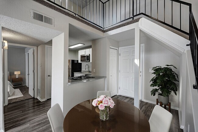 Foto del edificio - Summit Riverside Apartments