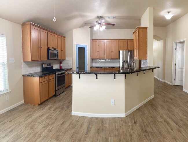 Foto del edificio - 17802 Oakridge Canyon Ln