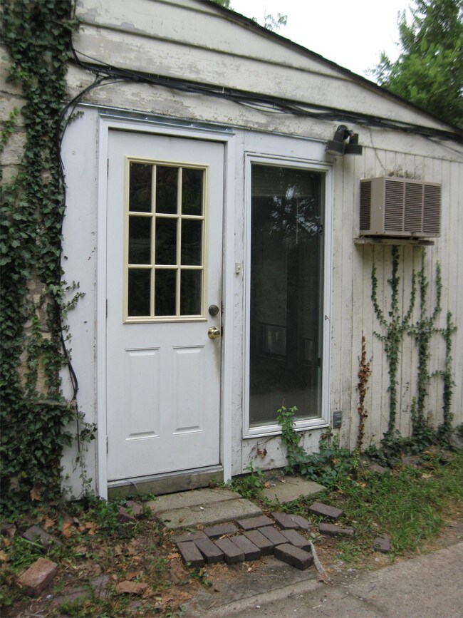 Building Photo - 1433 Legore Ln