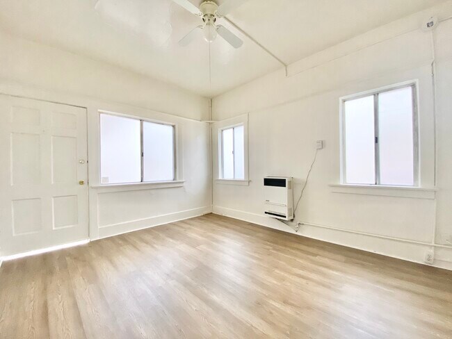 Foto del edificio - 543 W 16th St