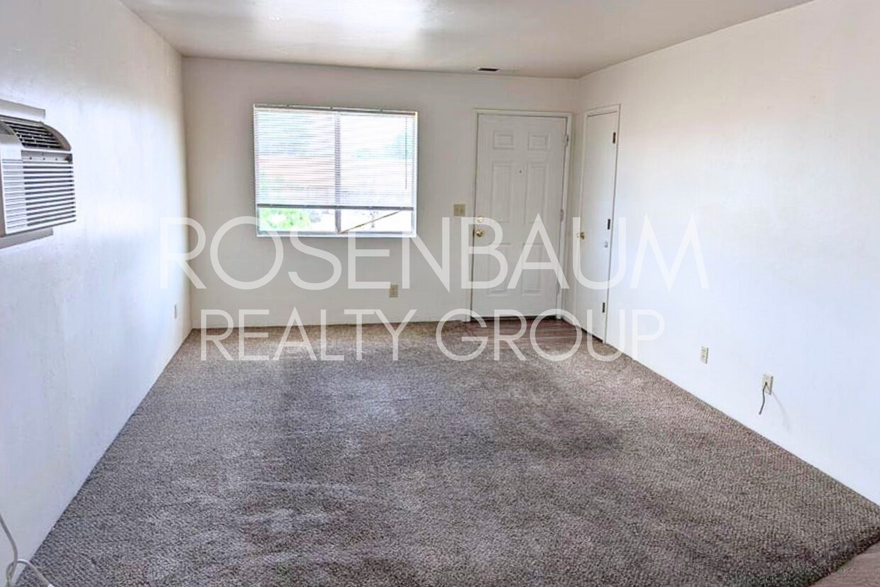 Foto principal - Charming and cozy 2-bedrooms, 1-bath upsta...