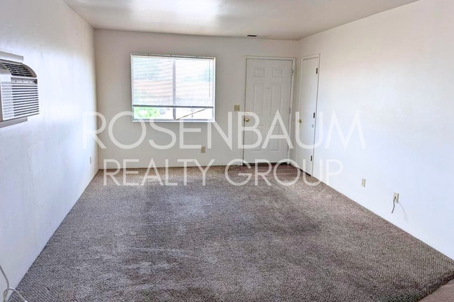 Building Photo - Charming and cozy 2-bedrooms, 1-bath upstairs unit in the heart of Prescott Valley!