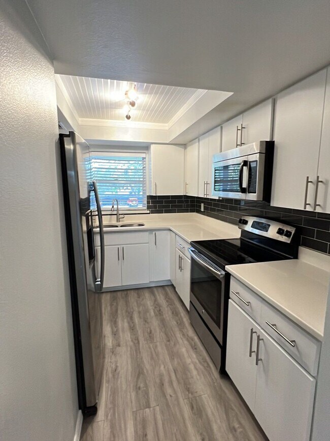 Foto del edificio - 2/2 In Charming Laurel Park