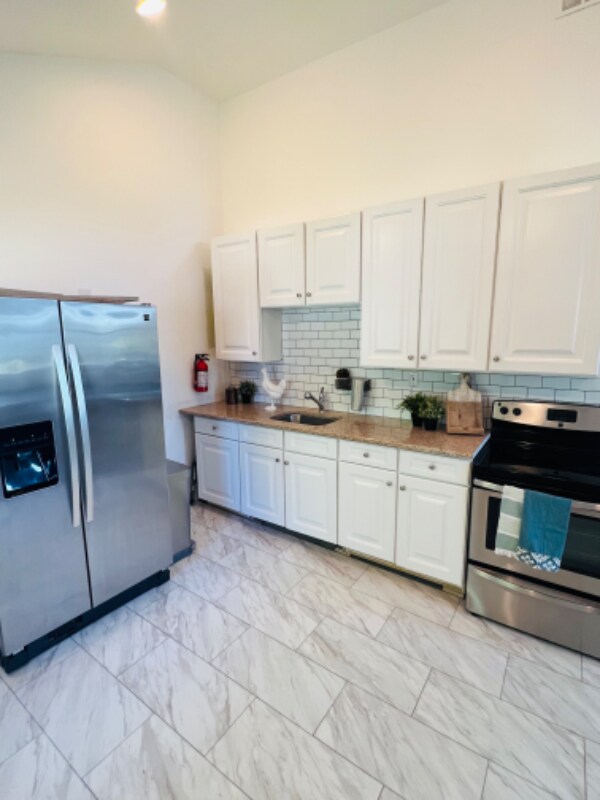 2 blocks from Haddon Lk, Audubon, NJ 08106 Room for Rent in Audubon