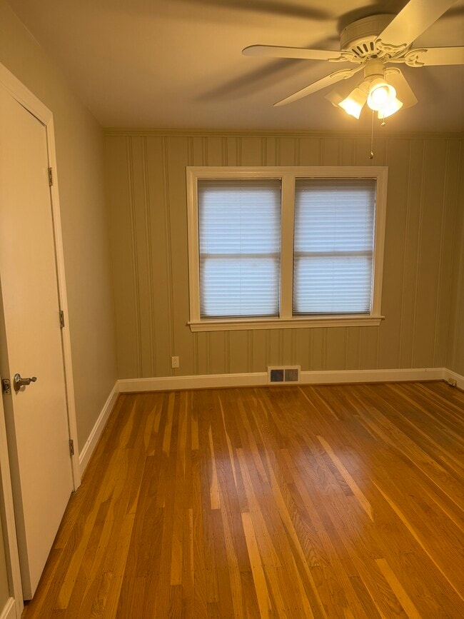 Building Photo - 4301 Lincoln Rd