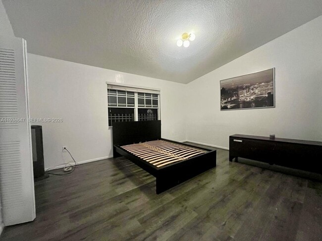 Foto del edificio - 505 NW 109th Ave