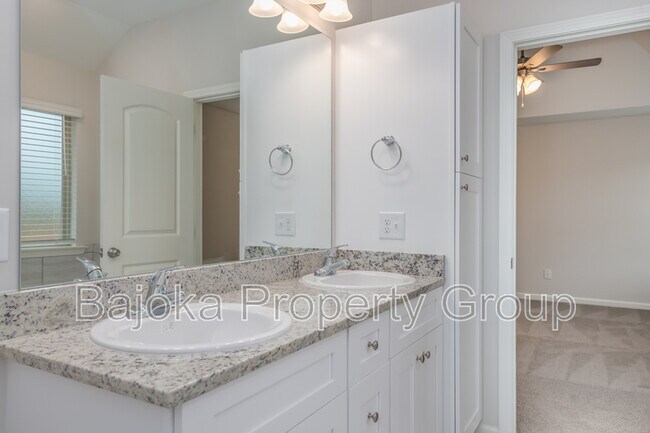 Foto del edificio - 709 Park Ln