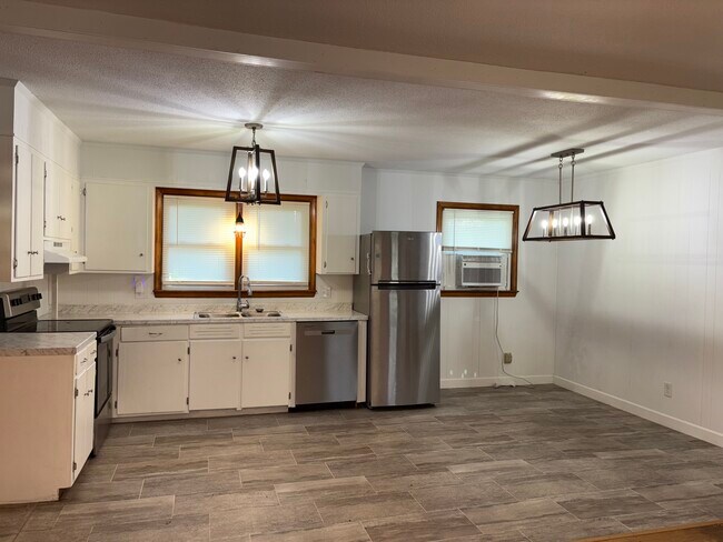 Foto del edificio - 108 Collins Ridge Rd