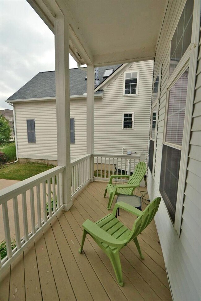 Building Photo - 1553 Chapleau Dr