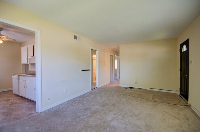 Building Photo - Great 3 bd 1 ba ranch Crest Hill