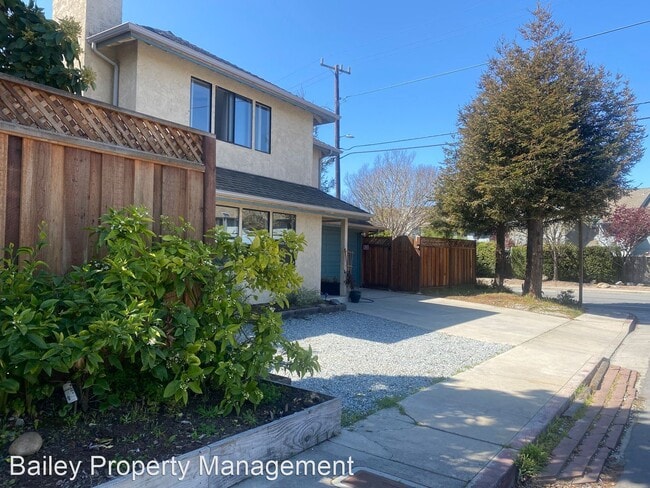 Building Photo - 3 br, 3 bath House - 1764 Del Mar Ct