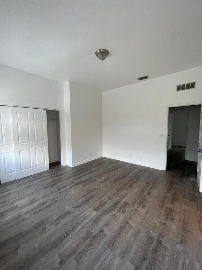 Building Photo - 1165 Colonial Palms Way