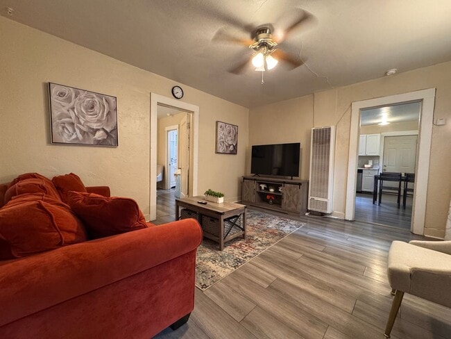Building Photo - FULLY FURNISHED UNIT FOR RENT
