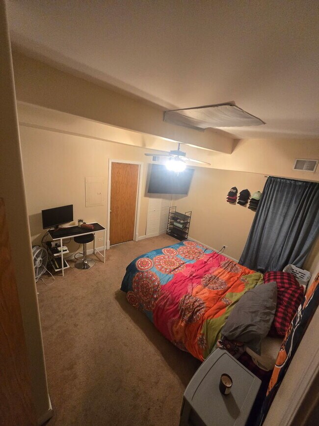 Foto del edificio - 520 N Milwaukee Ave