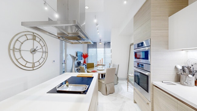 Building Photo - 155 E Boca Raton Rd