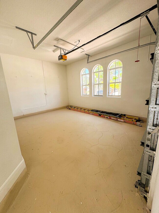 Building Photo - 7477 NW 114th Terrace