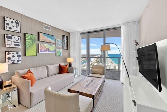 Building Photo - 4011 S Ocean Dr