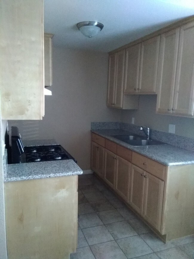 Foto del edificio - 16133 Woodruff Ave