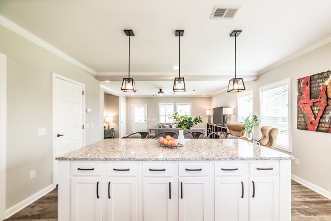 Building Photo - Monrovia Hill