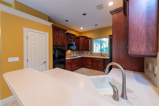 Foto del edificio - 10430 Birch Tree Ln