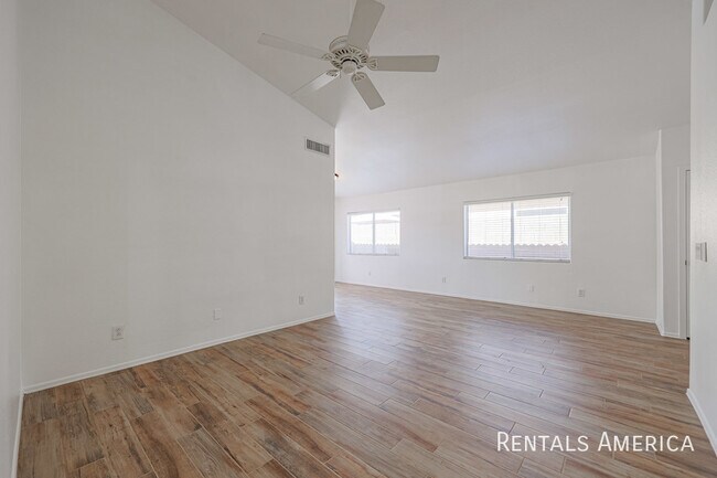 Foto del edificio - 3552 W Tina Ln