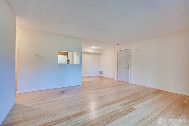 Building Photo - 115 Ravens Crest Dr