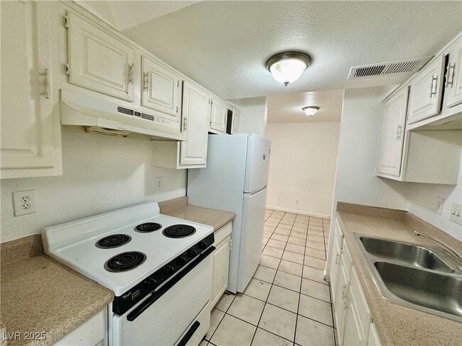 Building Photo - 3616 Kolendo Ct